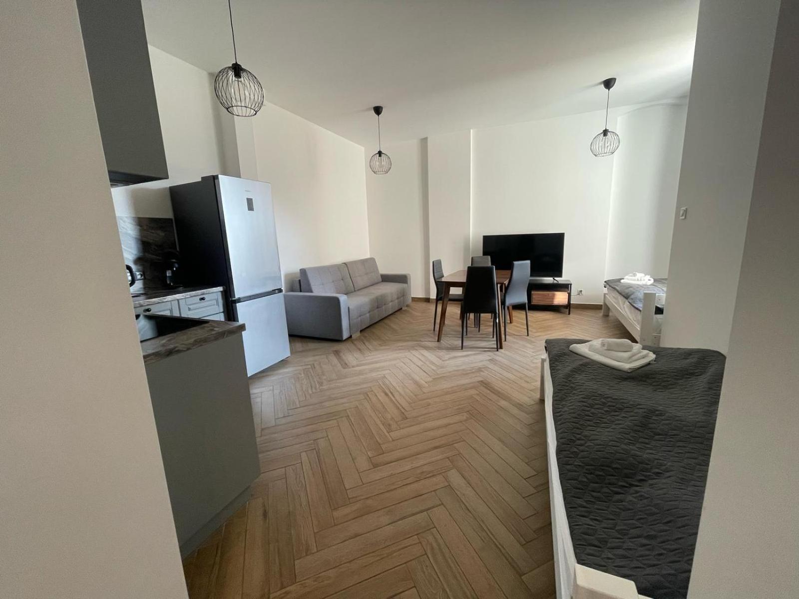 Apartamenty Kamienica Centrum - 1 Maja Lubiń Esterno foto